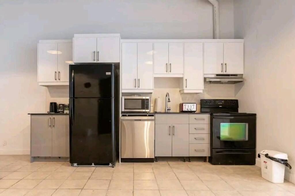 Appartement No°1~Plaza St-Hubert~Metro Jean-Talon~Jarry Parc à Montréal Extérieur photo