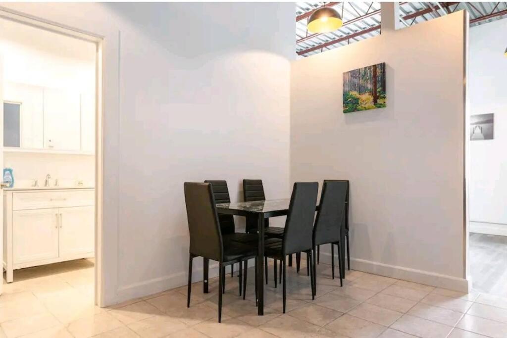 Appartement No°1~Plaza St-Hubert~Metro Jean-Talon~Jarry Parc à Montréal Extérieur photo